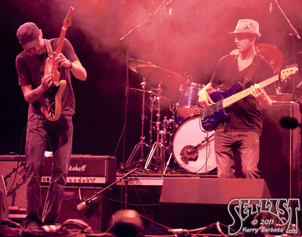 110602-390-UmphreysMcGee