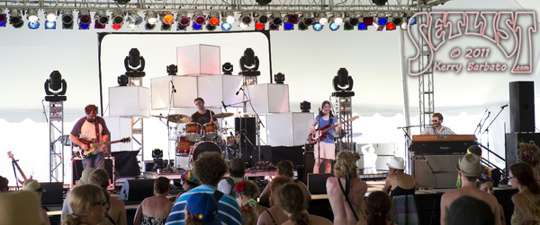 110604-102-FamilyGrooveCompany