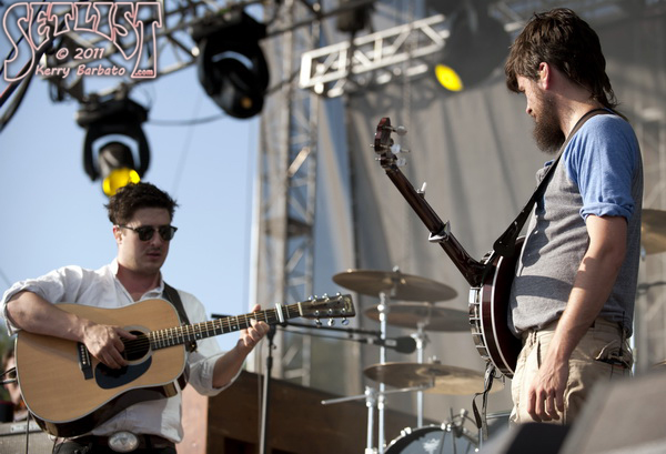110604-123-Mumford&Son