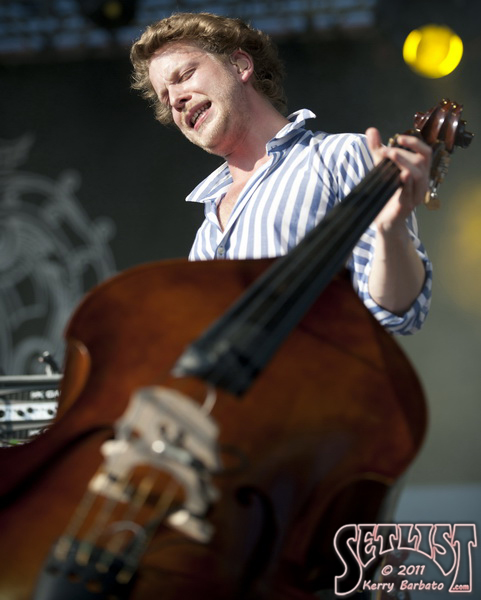 110604-137-Mumford&Son