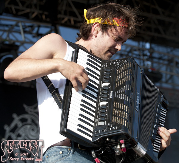 110604-158-Mumford&Son