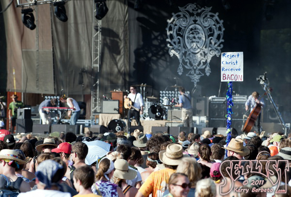 110604-182-Mumford&Son