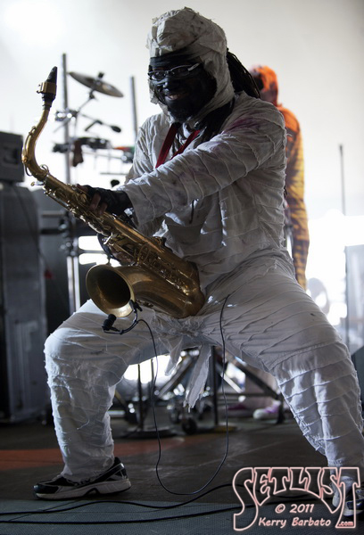 110605-124-HereComeTheMummies