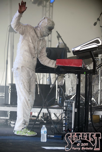 110605-160-HereComeTheMummies