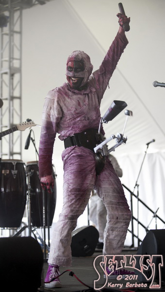 110605-185-HereComeTheMummies