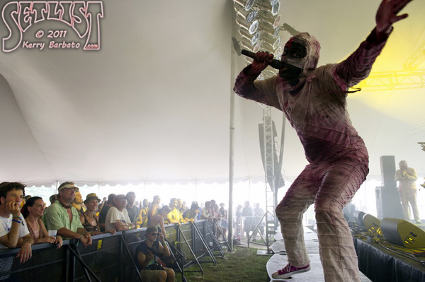 110605-352-HereComeTheMummies