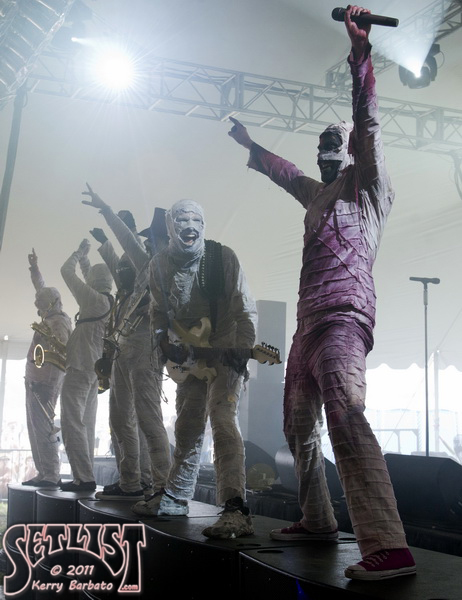 110605-368-HereComeTheMummies