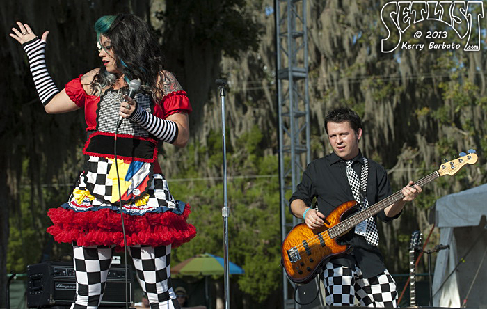 BeebsAndHerMoneyMakers