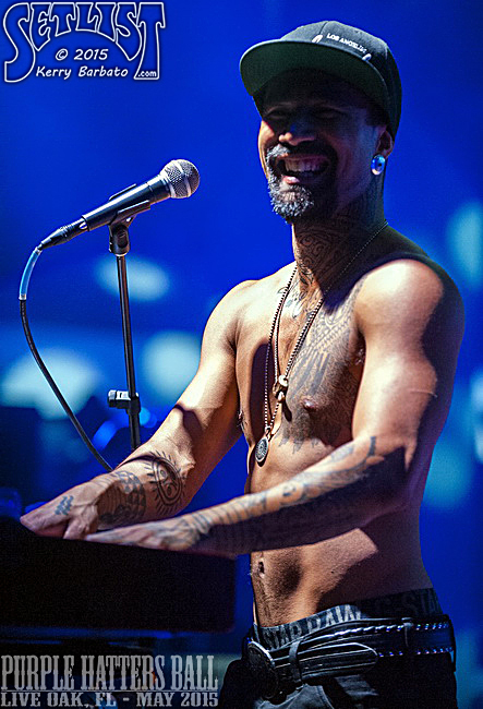 NahkoAndMedicineForThePeople
