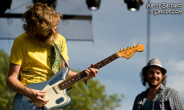 090703-137-BrokenSocialScene